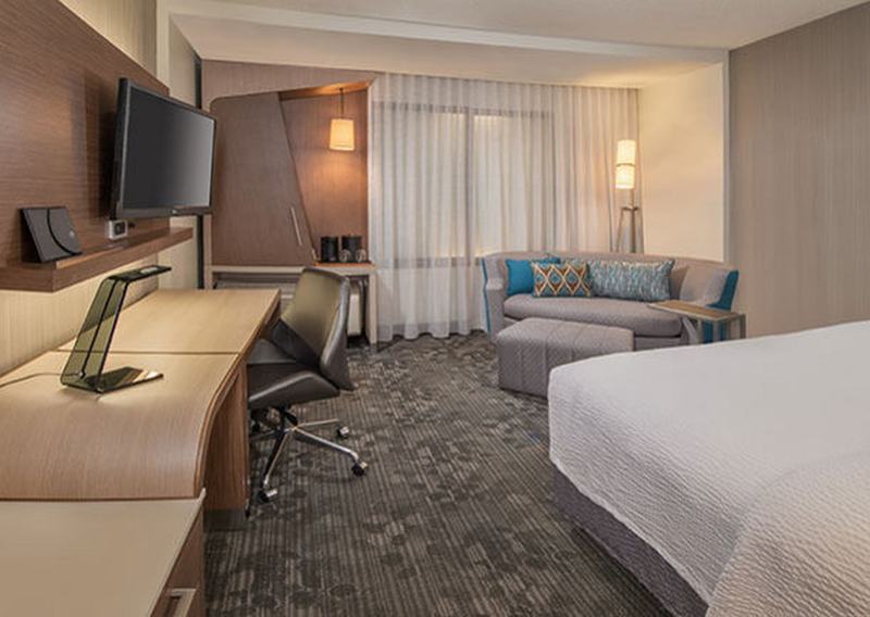 คอร์ตยาร์ด สตาร์ควิลล์ เอ็มเอสยู แอท เดอะ มิลล์ คอนเฟอเรนซ์ เซ็นเตอร์ Hotel ภายนอก รูปภาพ