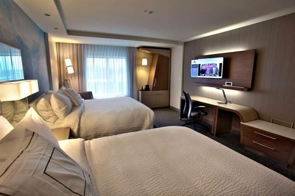 คอร์ตยาร์ด สตาร์ควิลล์ เอ็มเอสยู แอท เดอะ มิลล์ คอนเฟอเรนซ์ เซ็นเตอร์ Hotel ภายนอก รูปภาพ